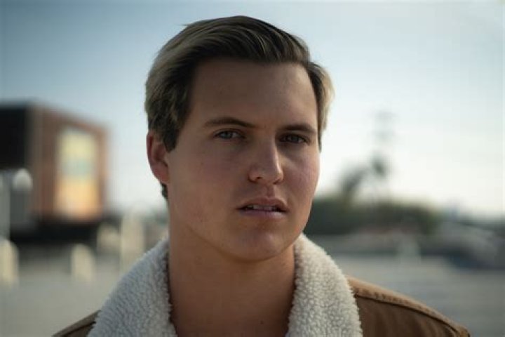 Rudy Touzet Drops Music Video for New Single “Play Me Again” (Premiere) – Celeb Secrets