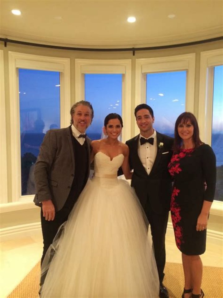 Ryan Braun Bio - married, spouse, affair, salary, net worth, children, relationship, wife, girlfriend, earnings, stats