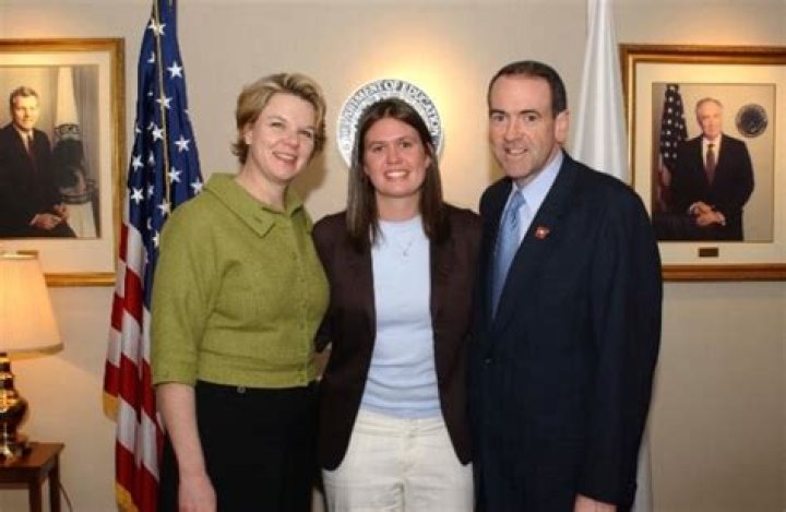 Sarah Huckabee Sanders Height, Weight, Age, Spouse, Family, Biography