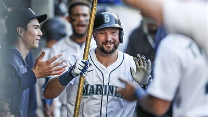 Seattle Mariners catcher Tom Murphy MLB Career Stats, Earnings; How much does he earn annually?