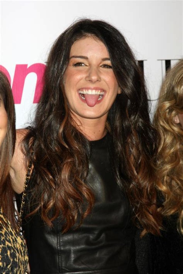 Shenae Grimes Net Worth | Celebrity Net Worth