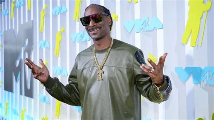Snoop Dogg Says He’s Giving Up Smoking Weed