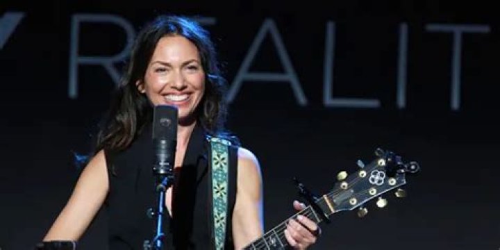 Susanna Hoffs Net Worth | Celebrity Net Worth