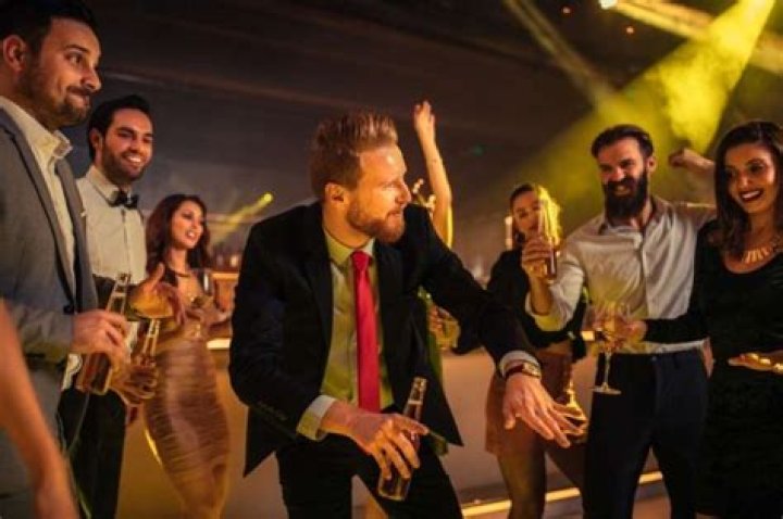 The Best and Worst Holiday Party Etiquette for 2019
