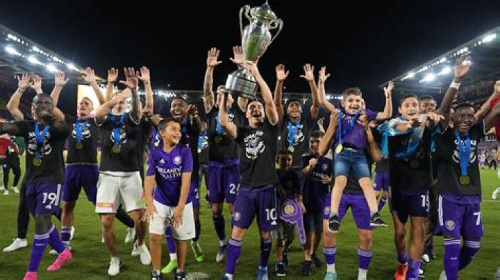 The professional footballer, Facundo Torres's Net Worth, Salary, Girlfriend, Family, Parents, Stats, Wiki