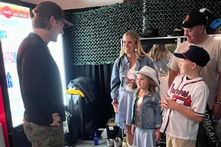 Trey Anastasio Brings 7-Year-Old Fan On Stage for ‘Bug’