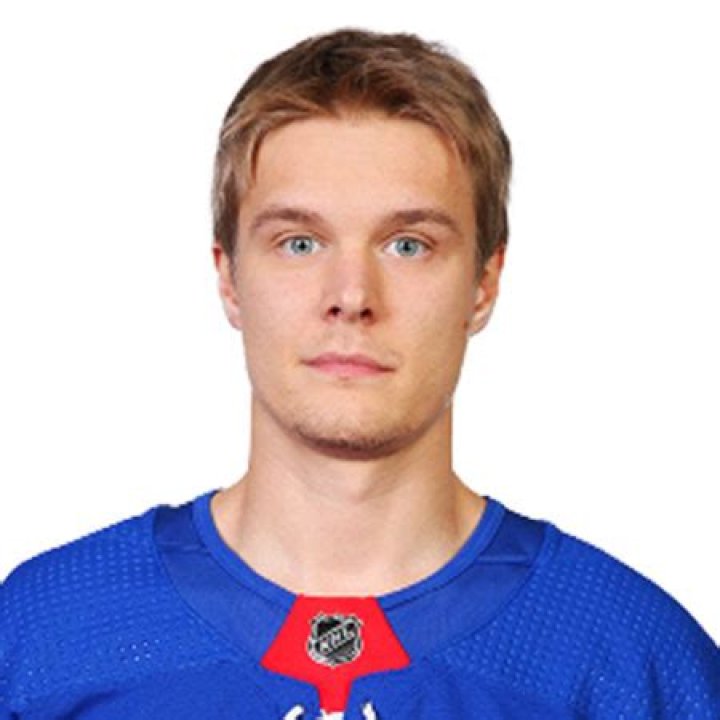 Vladislav Namestnikov Biography-salary, net worth, contract, earnings, stats, age, married, relationship, girlfriend, affair, family