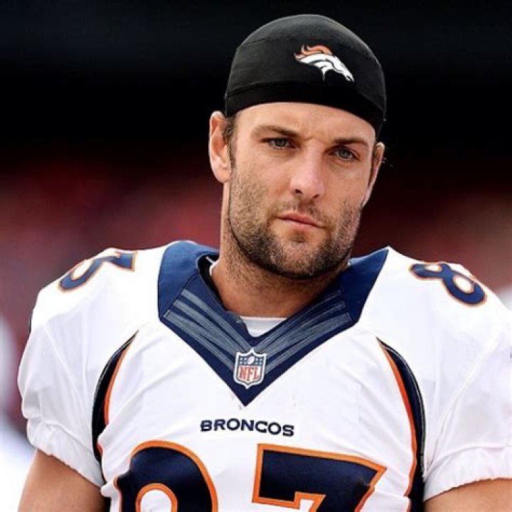 Wes Welker- Wide receivers coach of San Francisco 49ers; How much does he Earn annually? Who is his wife?