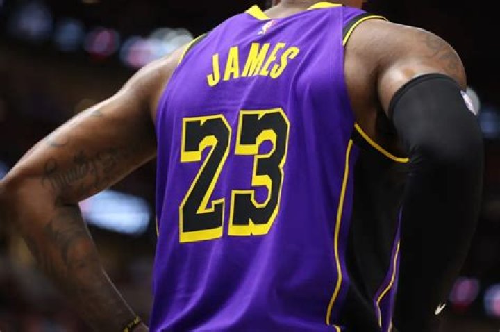 What Cologne Does LeBron James Wear?