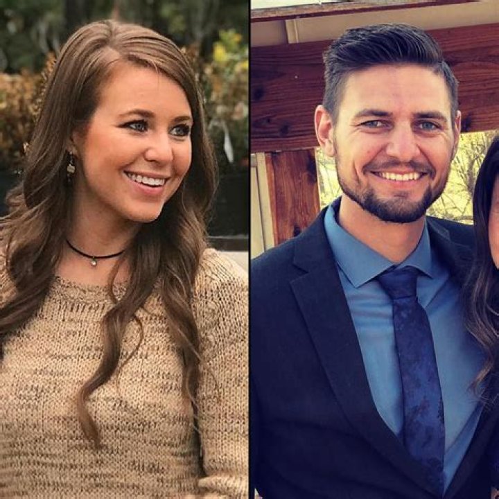 Who is Ayla Weissman Dating Now?