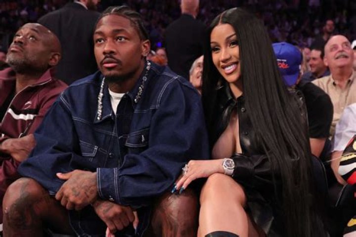 Who is B Slade Dating Now