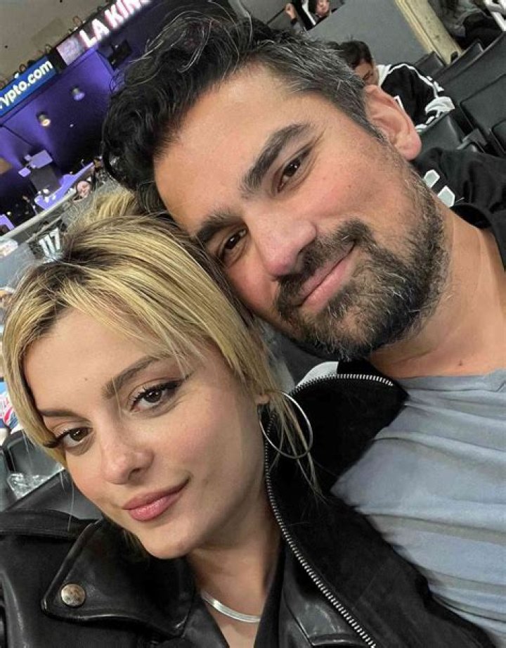 Who is Bebe Buell Dating Now