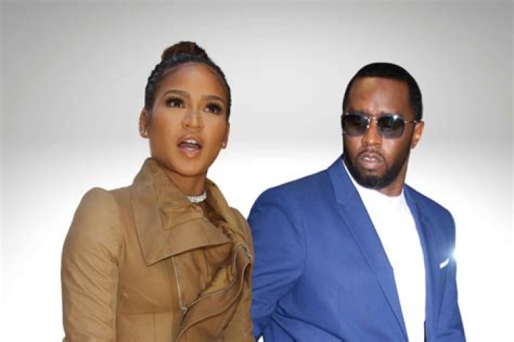 Who is Cassi Thomson Dating Now?