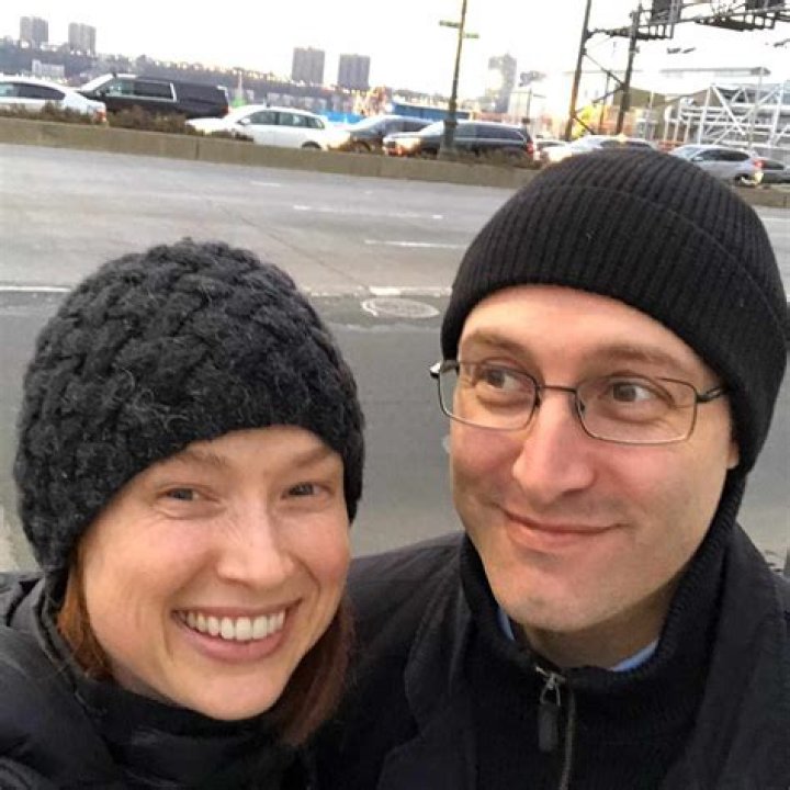 Who is Ellie Kemper Dating Now?