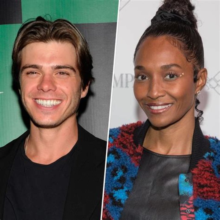 Who is Eve Lawrence Dating Now