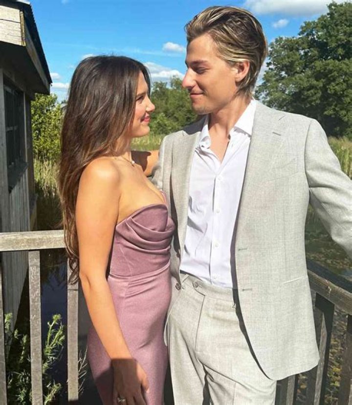 Who is Jake Burton Dating Now