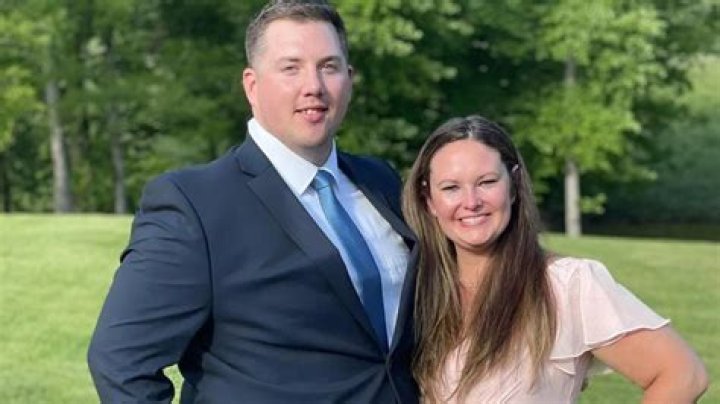 Who is Jay McClement Dating Now?