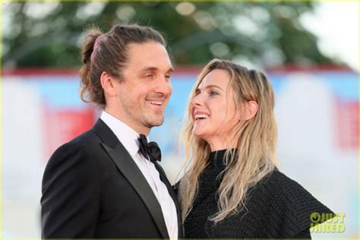 Who is John Pyper-Ferguson Dating Now