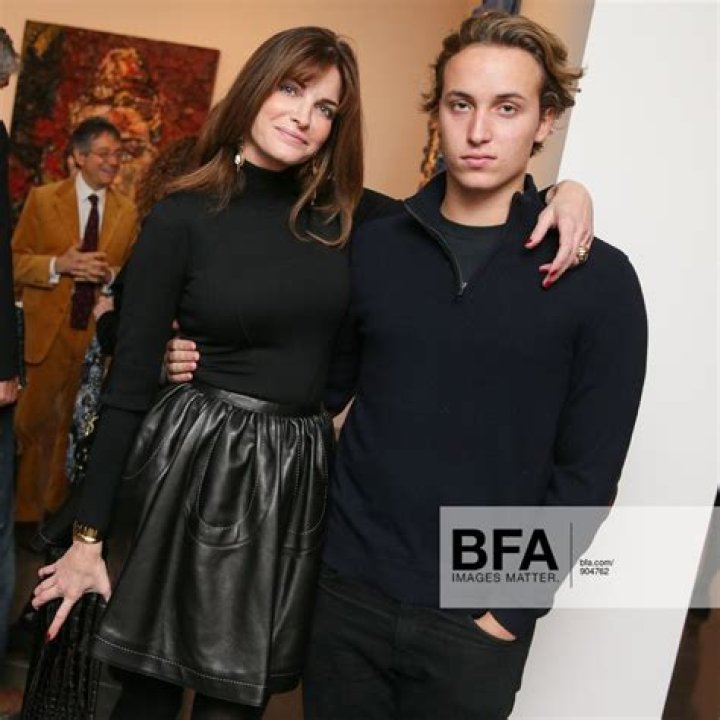 Who is Julian Schnabel Dating Now