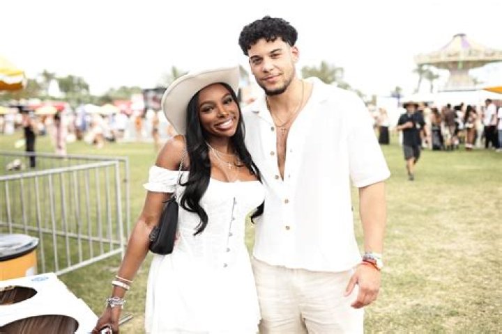 Who is Kenny Moffitt Dating Now?