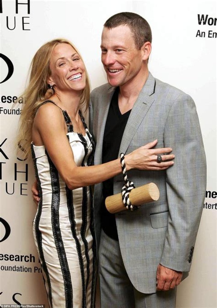 Who is Lance Armstrong Dating Now