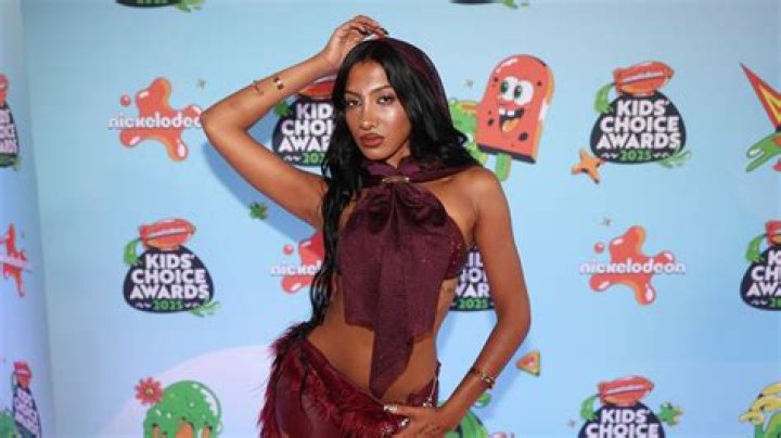 Who is Lara Sebastian Dating Now