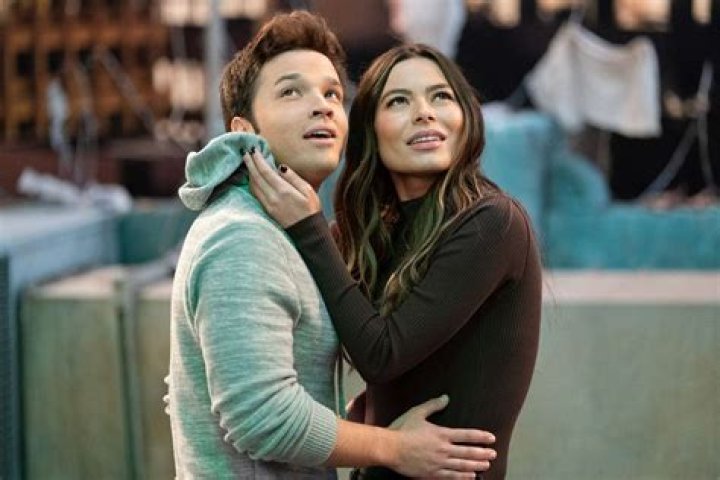 Who is London Elise Kress Dating Now?