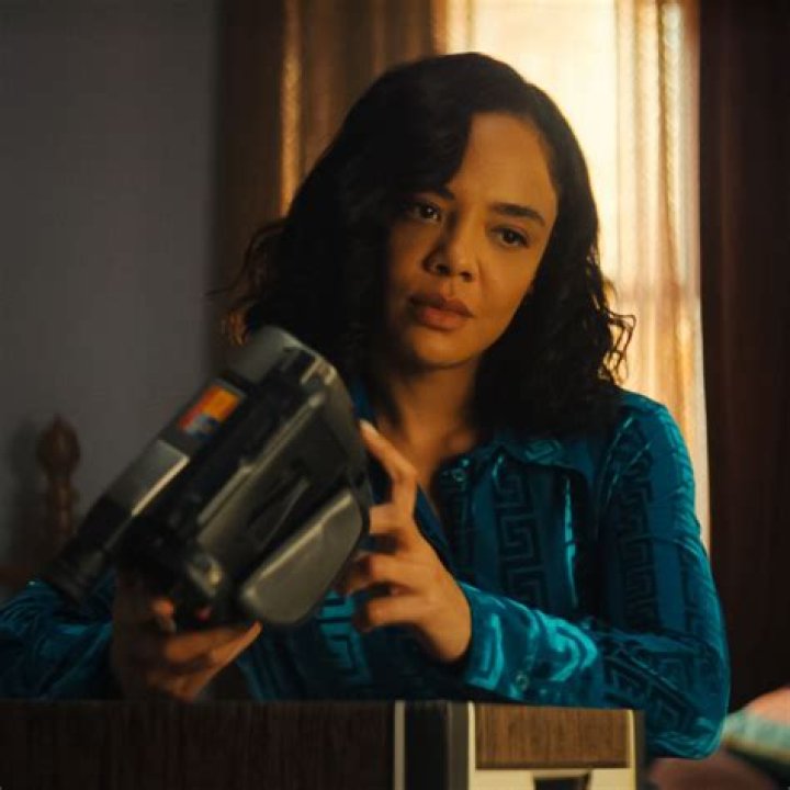 Who is Lupe Fuentes Dating Now?