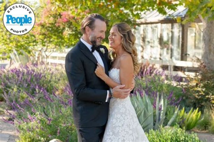 Who is Manu Baumgartner Dating Now