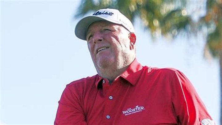 Who is Mark Calcavecchia Dating Now