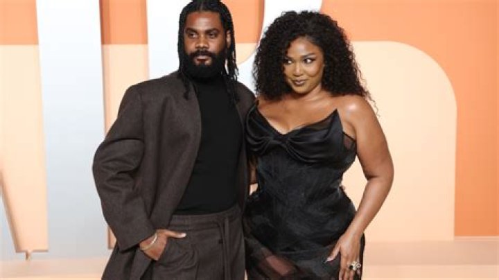 Who is Myke Towers Dating Now