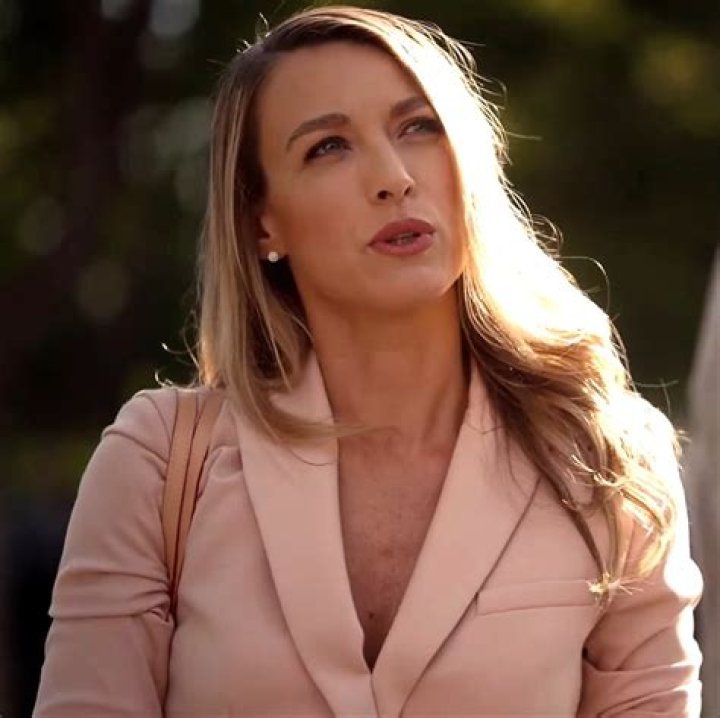 Who is Natalie Zea Dating Now
