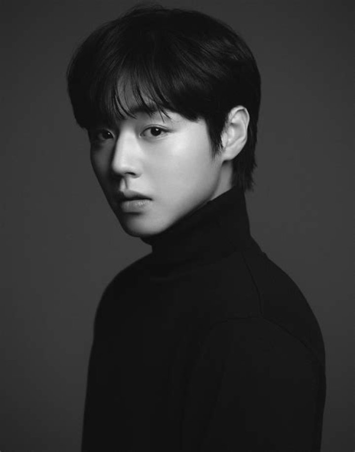 Who is Roh Ji-hoon Dating Now?