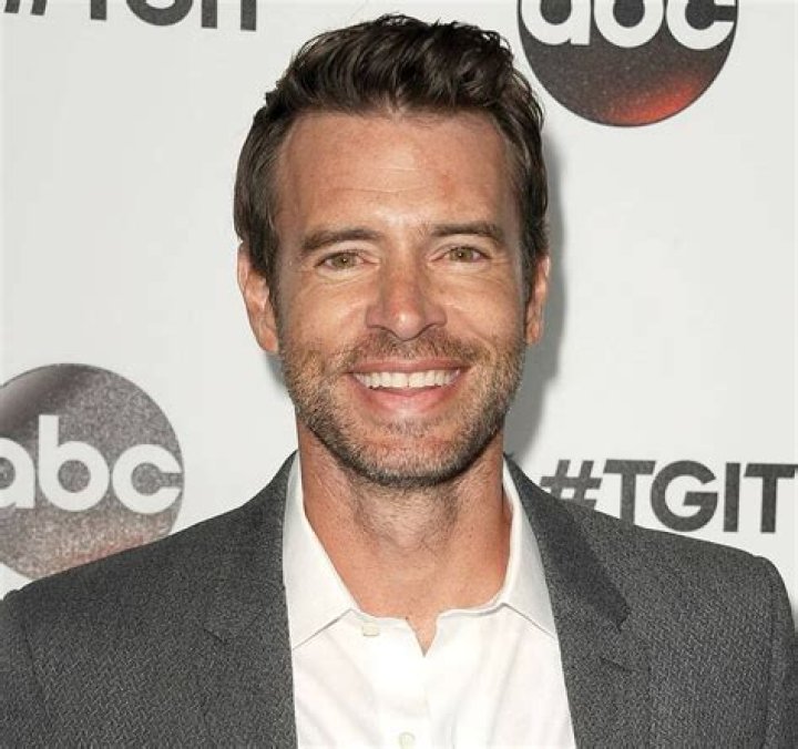 Who is Scott Foley Dating Now