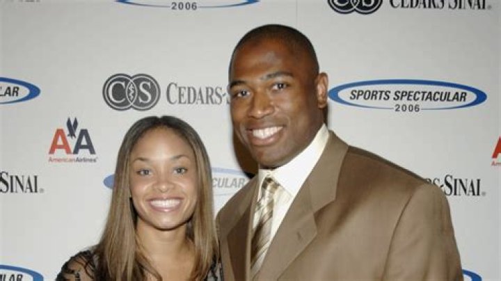 Who is Shaun Alexander Dating Now