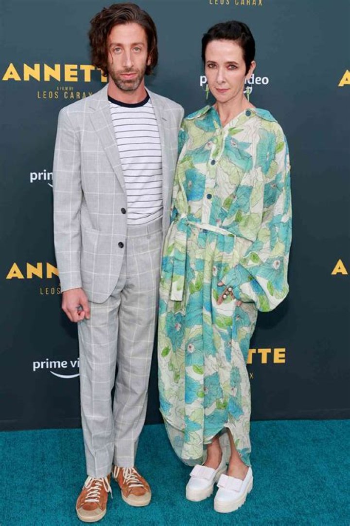 Who is Simon Helberg Dating Now?