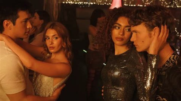 Who is Sophie Nelisse Dating Now
