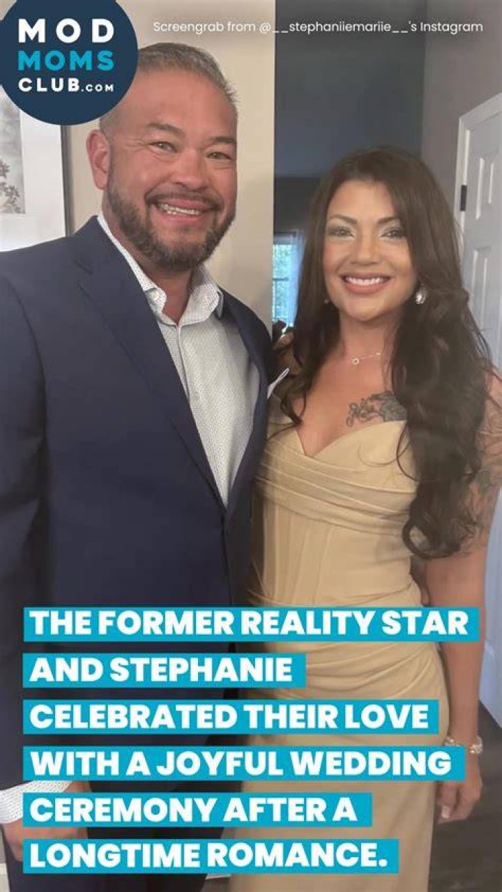 Who is Stephanie Cmar Dating Now