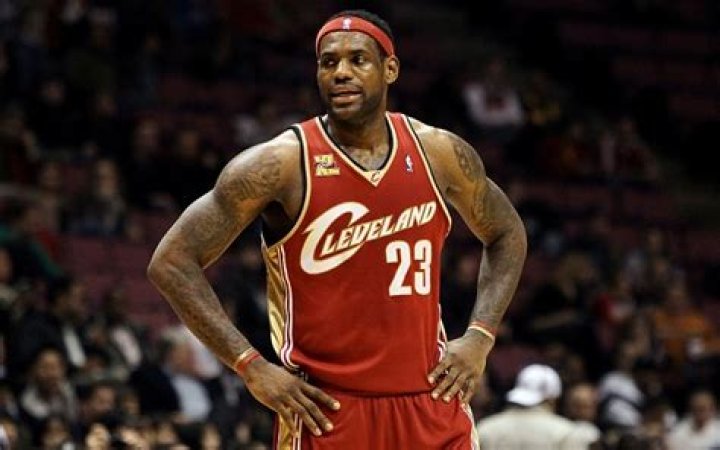 Who Sold The Most NBA Jerseys Last Year? And Do The Top Selling Players Make More Money?