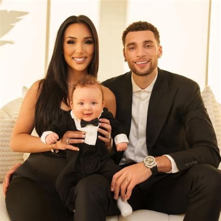 Zach LaVine Height, Weight, Age, Net Worth, Family